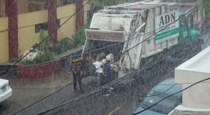 Vaguada seguirá generando aguaceros; se debilitará este martes 