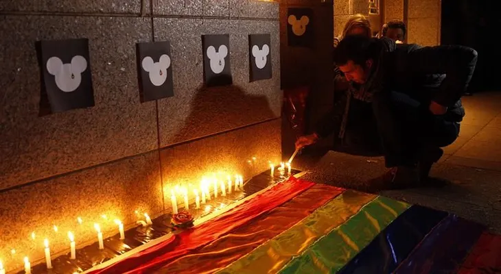 FBI no halla evidencia de que objetivo de matanza en Orlando fueran los gays