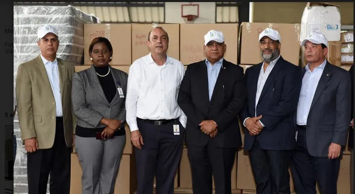 Voluntariado Bancentraliano entrega donación para damnificados de SC