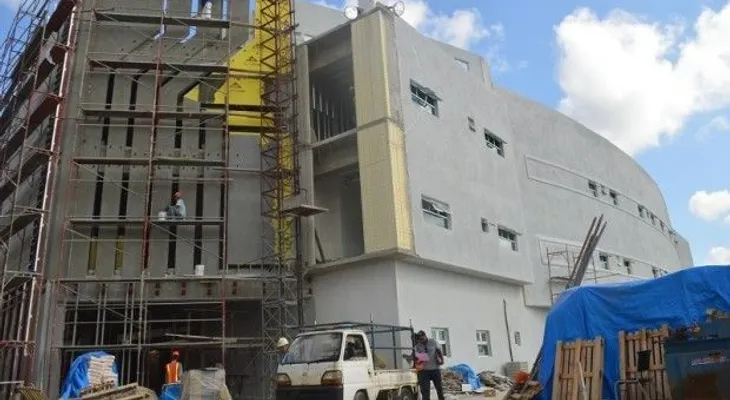 Celebran 13 aniversario del Hospital de Herrera; esperan entrega de ampliación