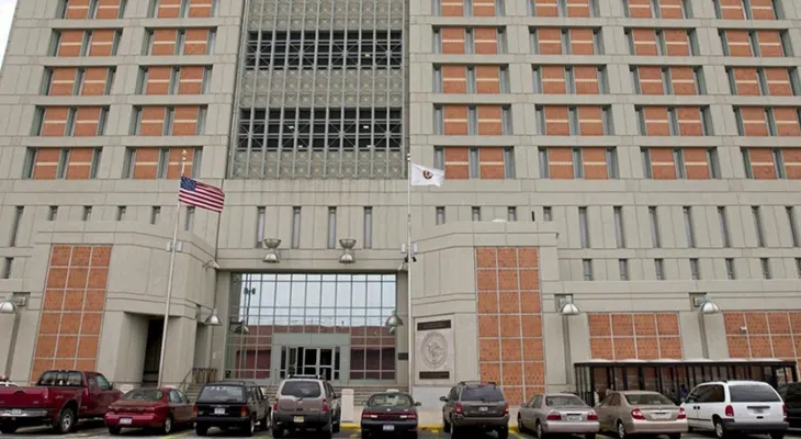 Dominicana "María" testificará en juicio contra exteniente que la violó en cárcel federal de Brooklyn