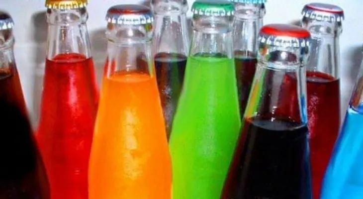 6 riesgos de tomar refresco de dieta