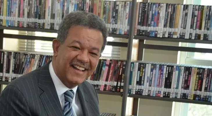 Leonel Fernández recibe felicitaciones por su cumpleaños