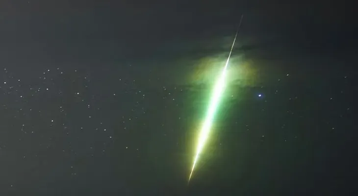 Dracónidas 2026: la lluvia de meteoros que iluminará el cielo este jueves