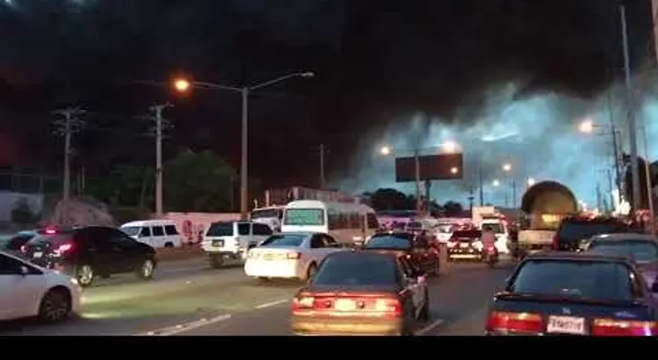 Incendio en almacenes de Plaza Lama generó un caos en el tránsito
