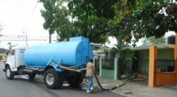 Gobierno gastará RD$10 MM para llevar agua gratis a la población en Semana Santa 