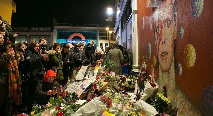 La familia de David Bowie lo honrará en una ceremonia privada