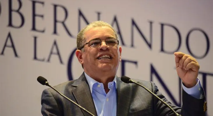 Amarante Baret: algunos miembros del PLD golpean más a Danilo que la oposición
