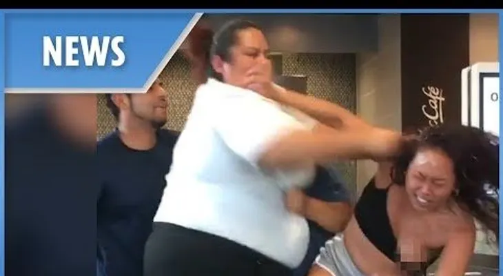 Empleada de McDonaldâ??s enfrenta a golpes a clienta ladrona 