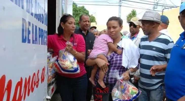 Plan Social entrega raciones alimenticias para afectados de explosión en planta de gas