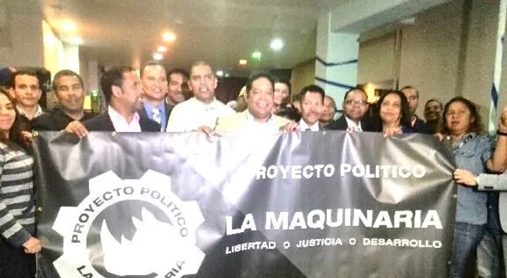 La Maquinaria juramenta en NY equipo campaña pro reelección