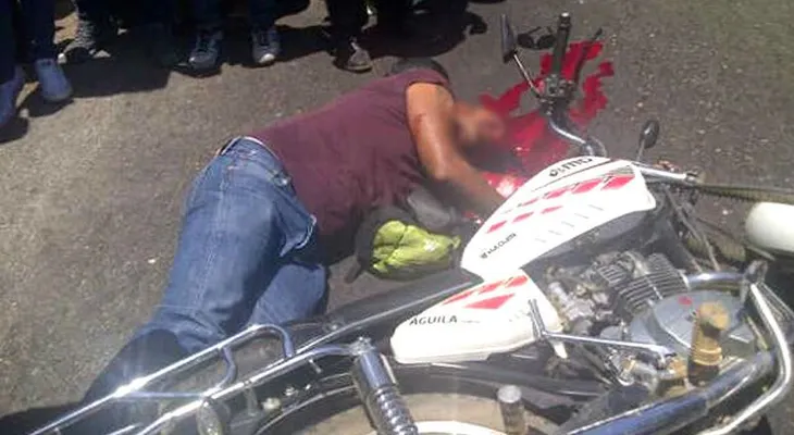 Asesinan un joven frente al área de medicina de la UNERG ( Foto + Twets)