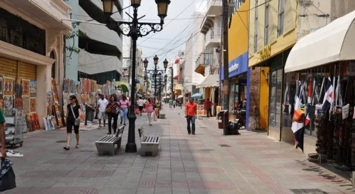 Familias dominicanas gastan 34,8% de sus salarios en canasta básica