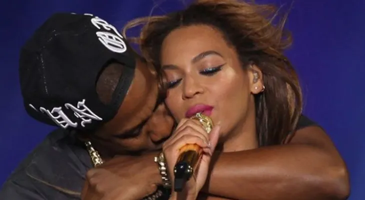Siguen especulaciones sobre embarazo de Beyoncé.