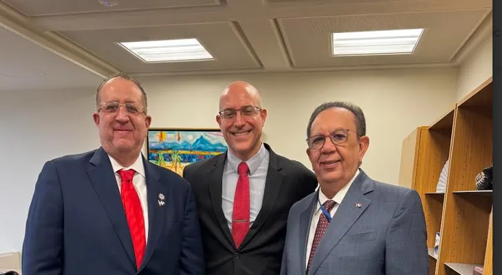 Valdez Albizu y Magín Díaz se reúnen con director ejecutivo FMI, André Roncaglia