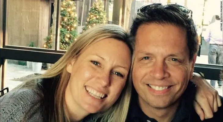 ¿Por qué murió una mujer a manos de un policía en Minneapolis? Esto es lo que sabemos