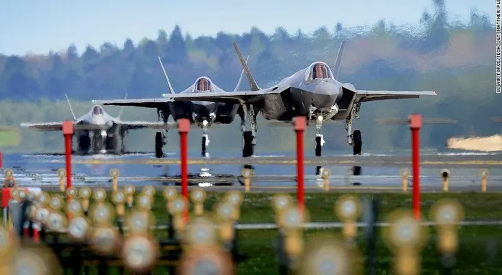 EE.UU. envía los nuevos caza F-35 a Europa