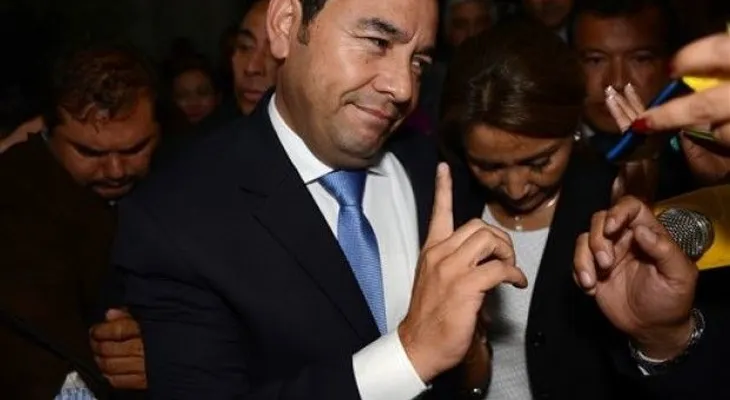 Jimmy Morales, neófito en la política, barre en elecciones en Guatemala