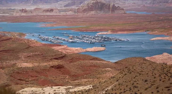 Lago Powell, el segundo embalse más grande de EE.UU., alcanza su nivel más bajo de la historia