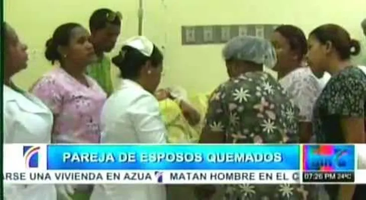 Pareja de esposos resulta gravemente quemados al incendiarse su casa 