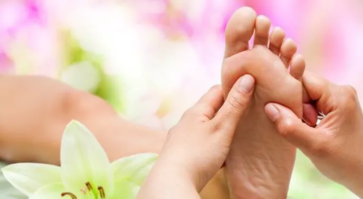 6 puntos sensibles en los pies para mejorar tu salud