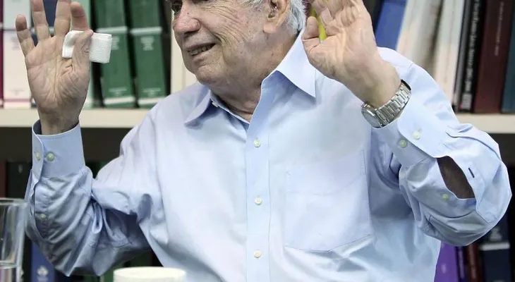 Posada Carriles lamenta que la muerte de Fidel llegara tan tarde
