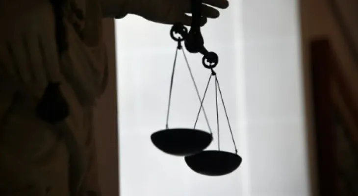 Corte ordena al acusado por agresión sexual que se mida el pene 