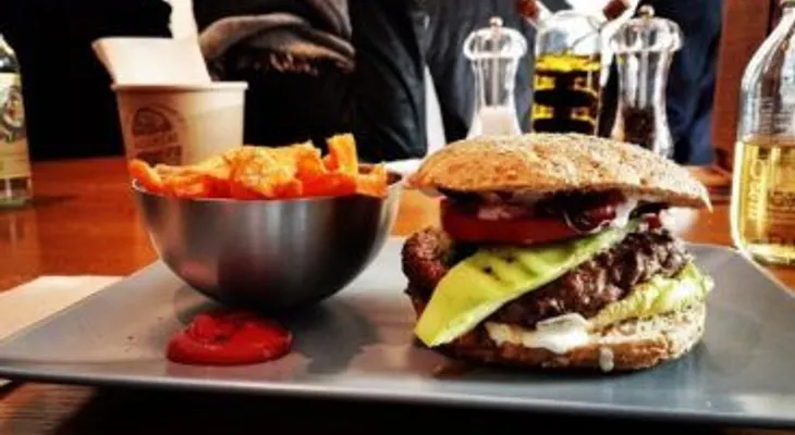 Perdió 88 kilos sin dejar de comer comida chatarra