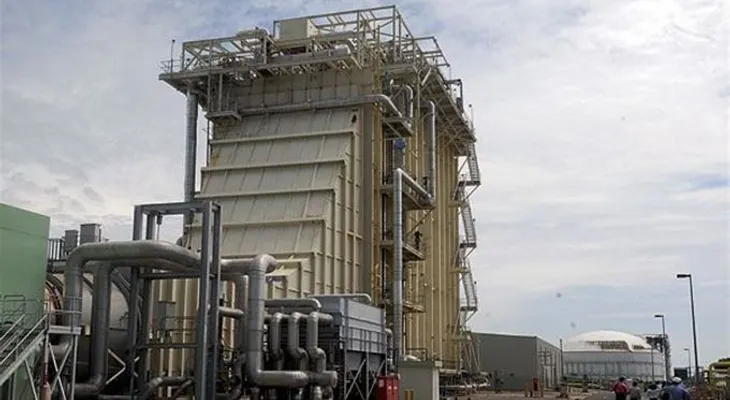 Empresarios Manuel Estrella y Félix García adquieren el 20% de AES Dominicana.