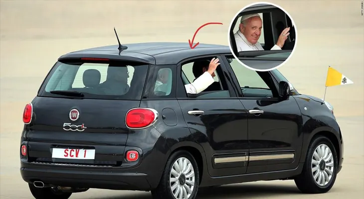 El Fiat 500L, una buena opción para un papa frugal
