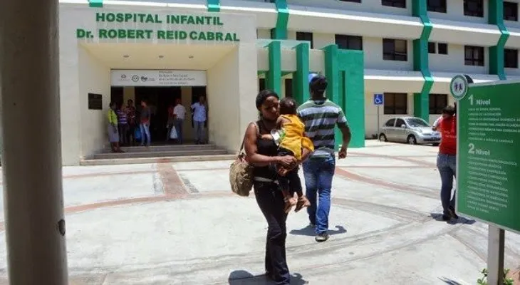 Empleados del Robert Reid piden destitución de la administradora