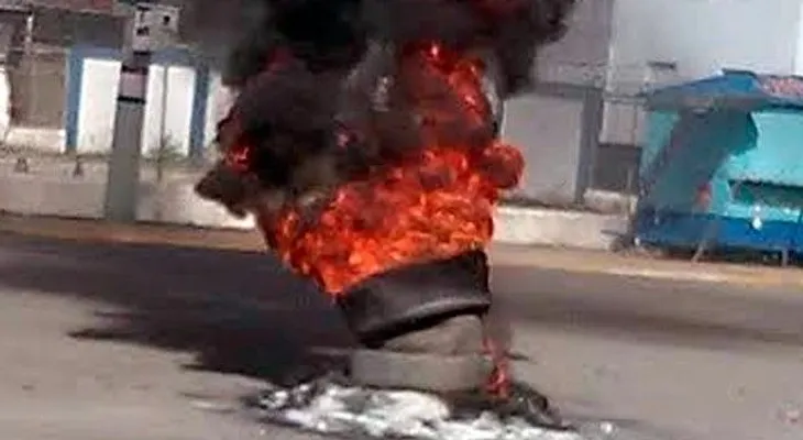 El paro en  Monte Plata se  tornó violento