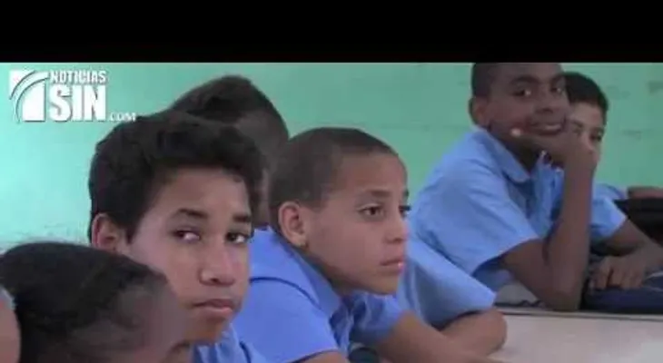 Padres optimistas ante plan de seguridad para escuelas públicas