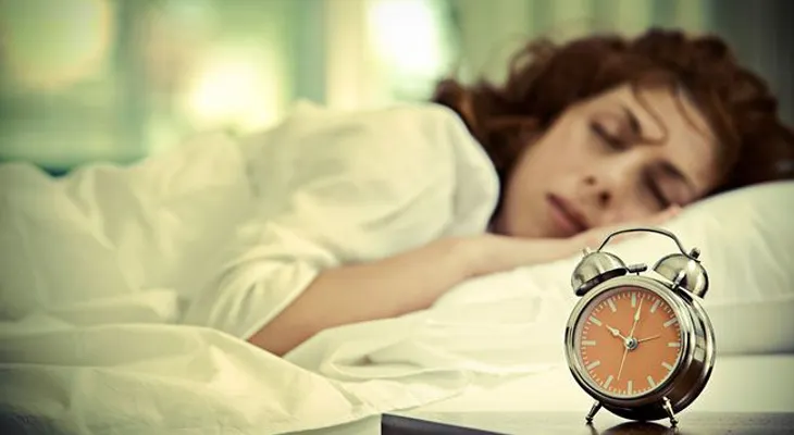 Porqué las mujeres necesitan dormir más que los hombres