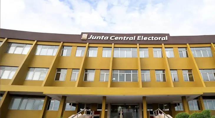 JCE enfrenta obstáculos financieros para culminar proceso de cedulación