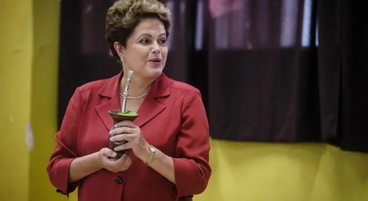 Dilma gana con el 51% de los votos