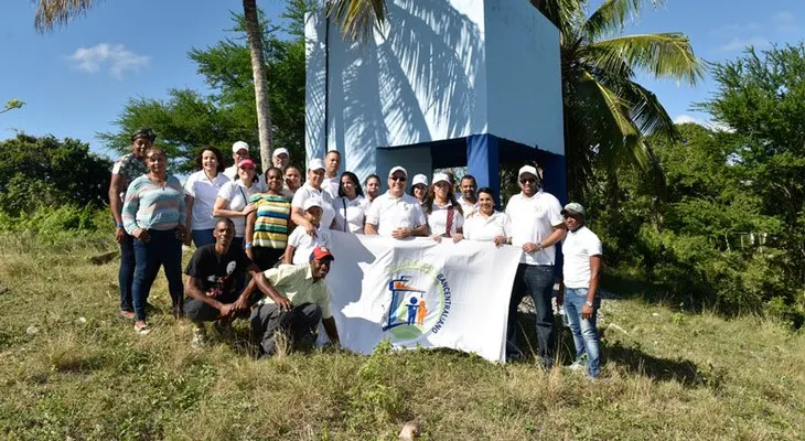 Voluntariado Bancentraliano dona pozo de agua en Yaguate, SC, y ofrece consultas médicas y dentales