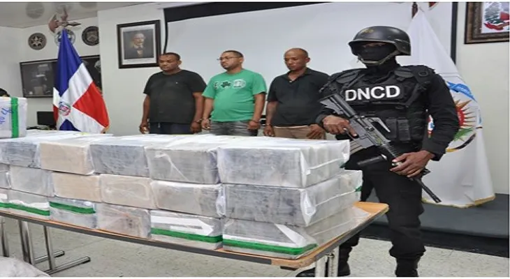 Ocupan 343 paquetes de droga en Boca de Yuma