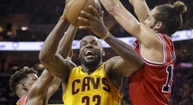 LeBron anota 38 y Cavs están a un paso de liquidar a Bulls 