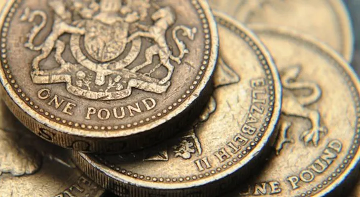 Cae la libra esterlina ante posible independencia de Escocia 