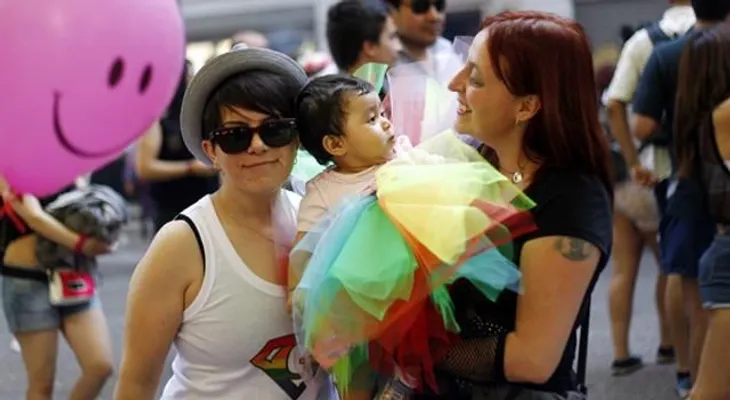 Desfilan en Chile para reivindicar derechos de los homosexuales