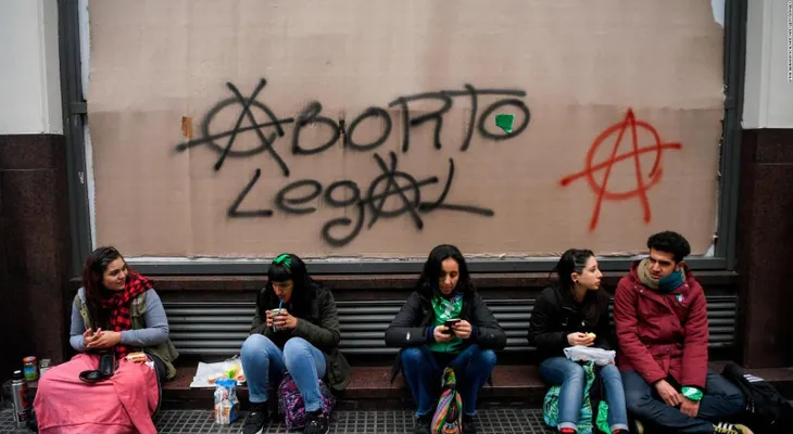 La campaña viral que invita a conocer los dos lados del debate sobre el aborto en Argentina