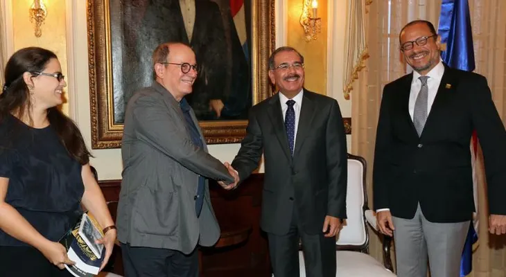 Silvio Rodríguez visita al presidente Medina