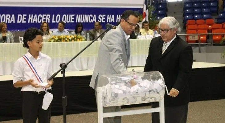Gobierno reitera compromiso con transparencia para democratizar el Estado