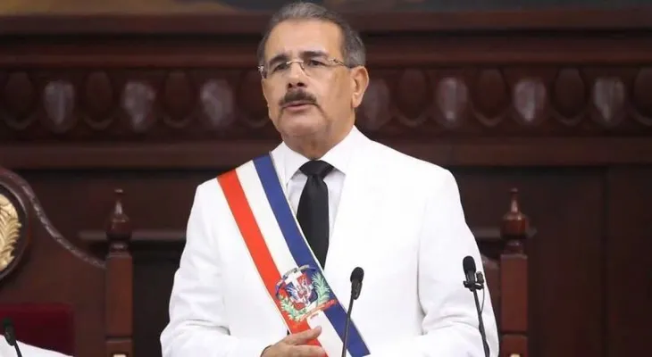 Por que tu debes renunciar Danilo?