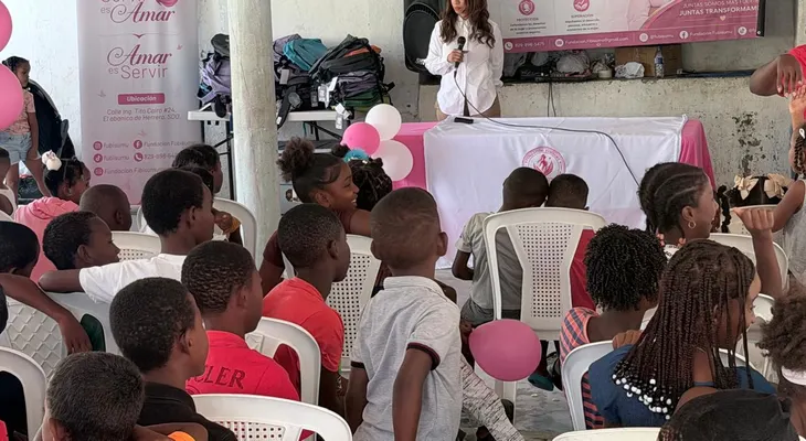 Fubisumu entrega mochilas y útiles escolares a estudiantes de Yaguate y Palenque.