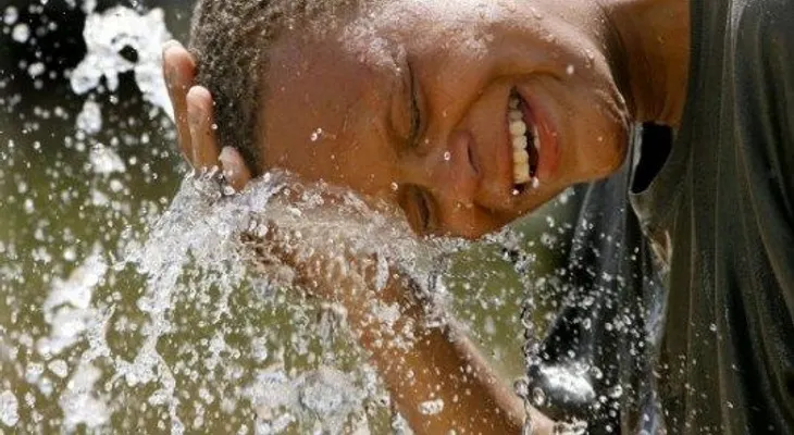 Calor seguirá afectando hasta noviembre; recomiendan ingerir suficientes líquidos