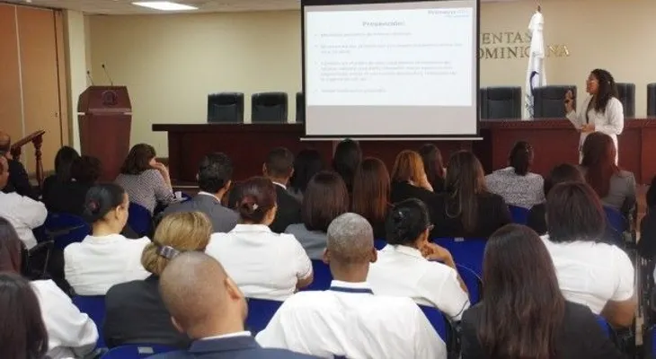 Imparten charla en Cámara de Cuentas sobre prevención enfermedades cardiovasculares