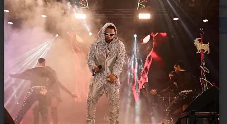 Elvis Martínez regresa a Santiago "Sold Out" en discoteca Lovera