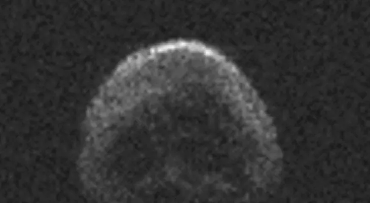 Un asteroide con forma de cráneo pasa 'cerca' de la Tierra... ¡y en Halloween!
